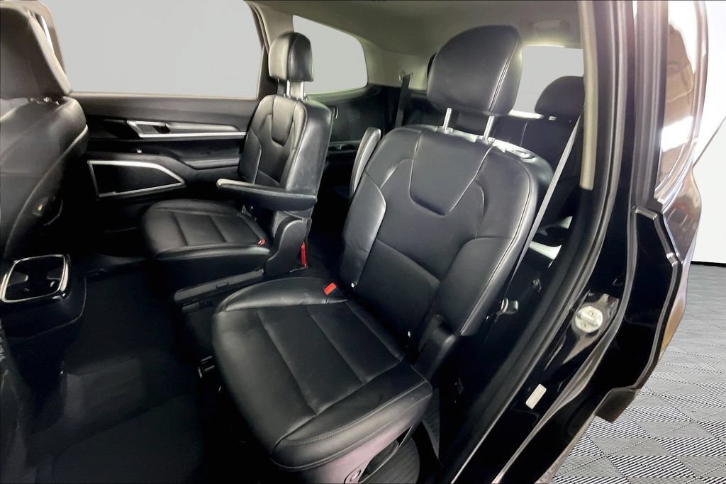 Used 2022 Kia Telluride S FWD image 21