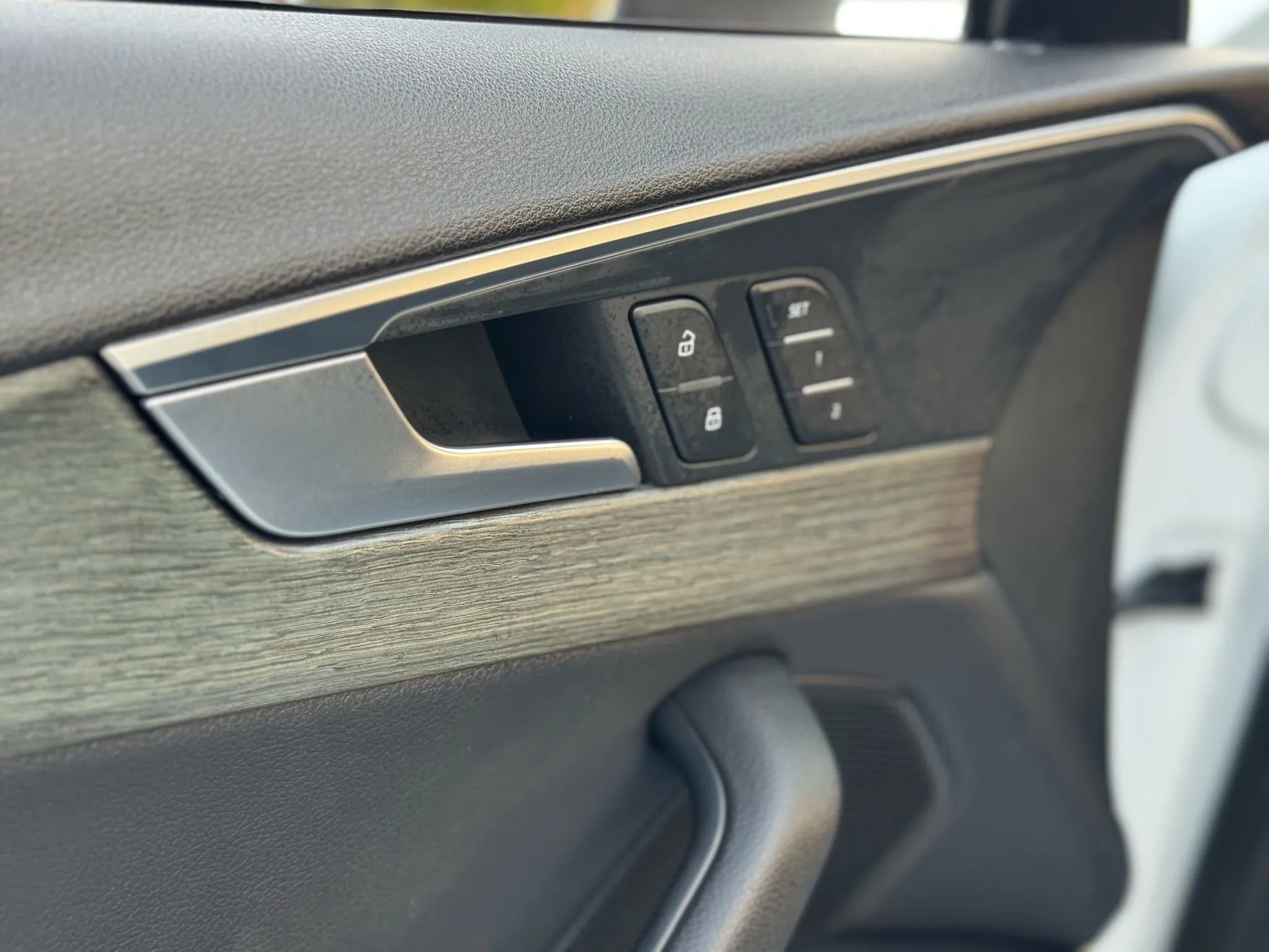 Used 2017 Audi A4 2.0T Premium Plus w/ Premium Plus Package image 11