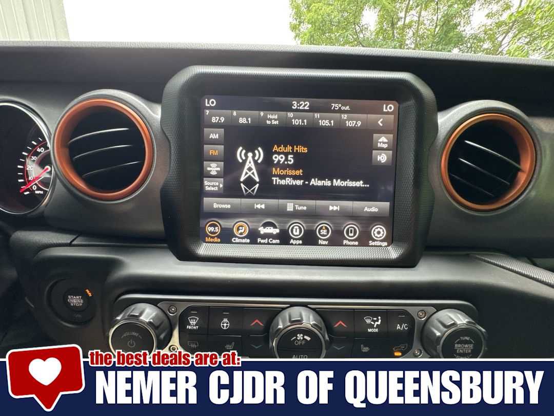 Used 2022 Jeep Gladiator Mojave w/ LED Lighting Group AWD/4WD image 16
