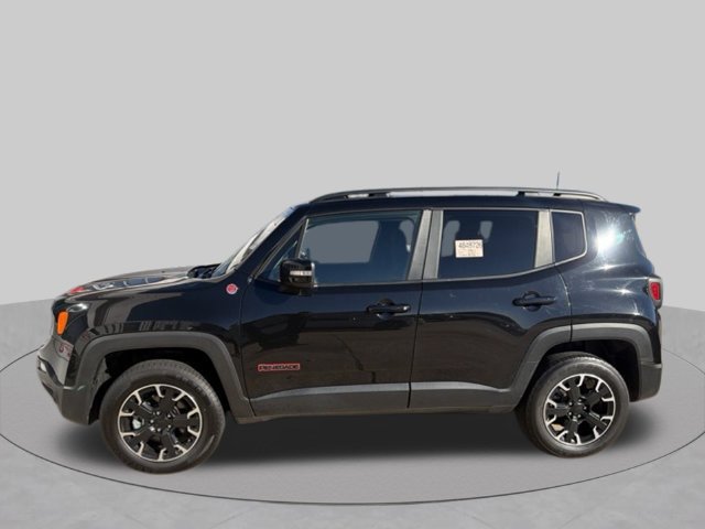 Used 2023 Jeep Renegade Trailhawk AWD/4WD image 3