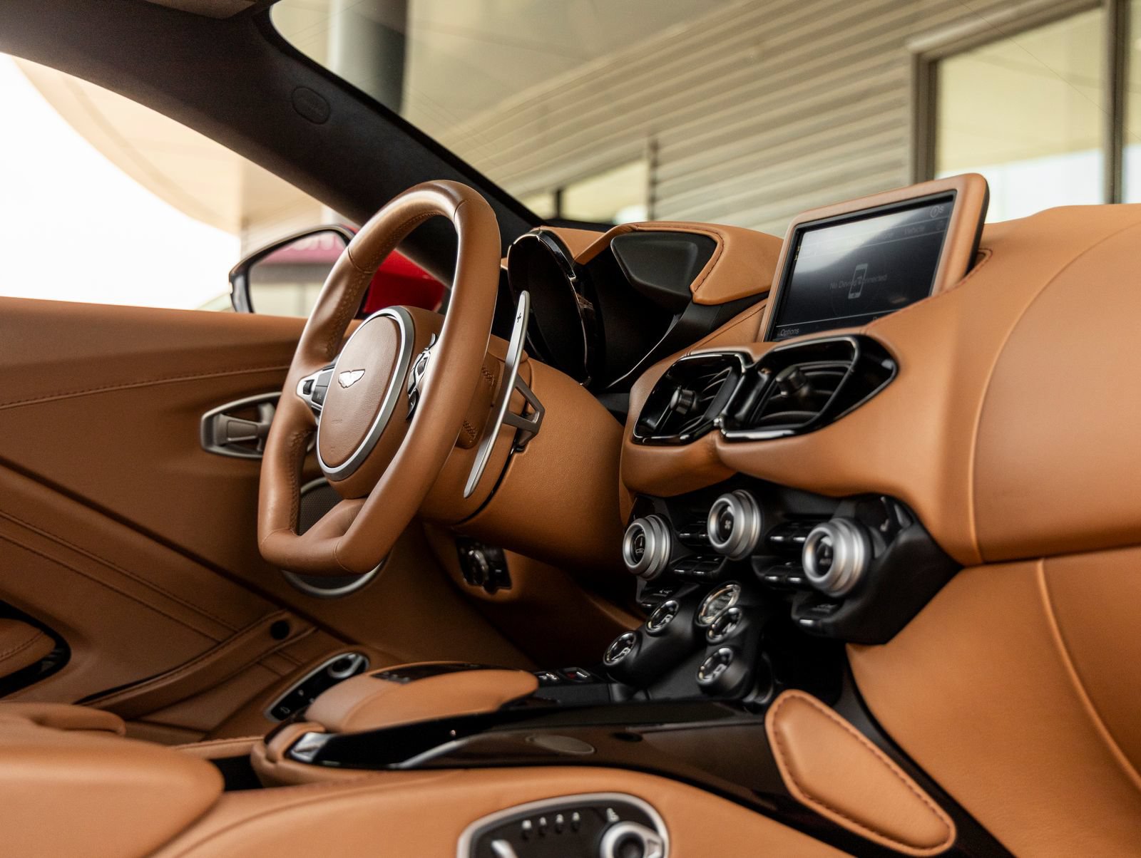 Used 2020 Aston Martin V8 Vantage Coupe RWD image 35