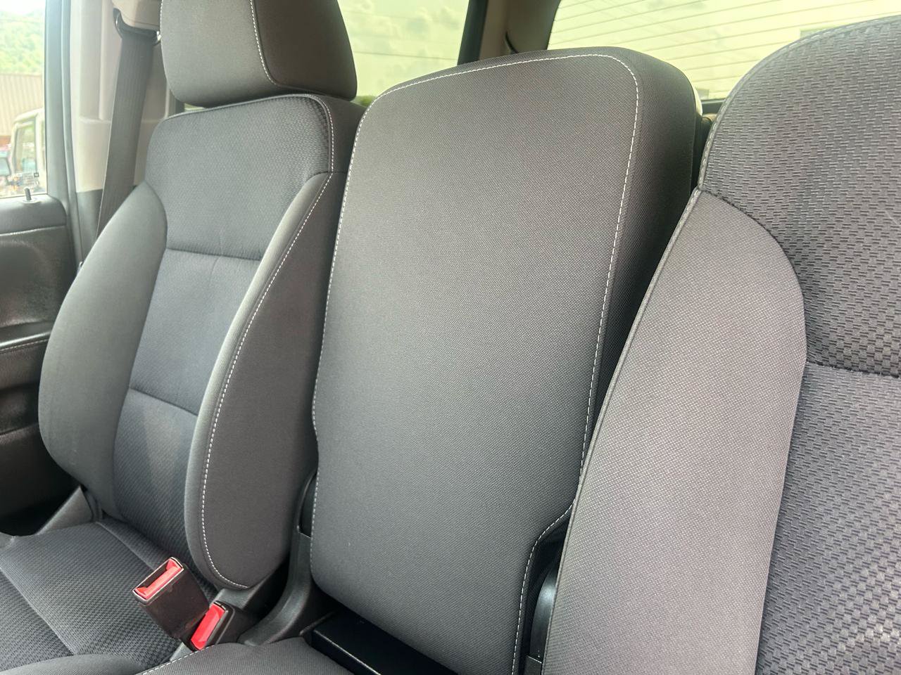 Used 2018 Chevrolet Silverado 1500 LT w/ All Star Edition AWD/4WD image 26