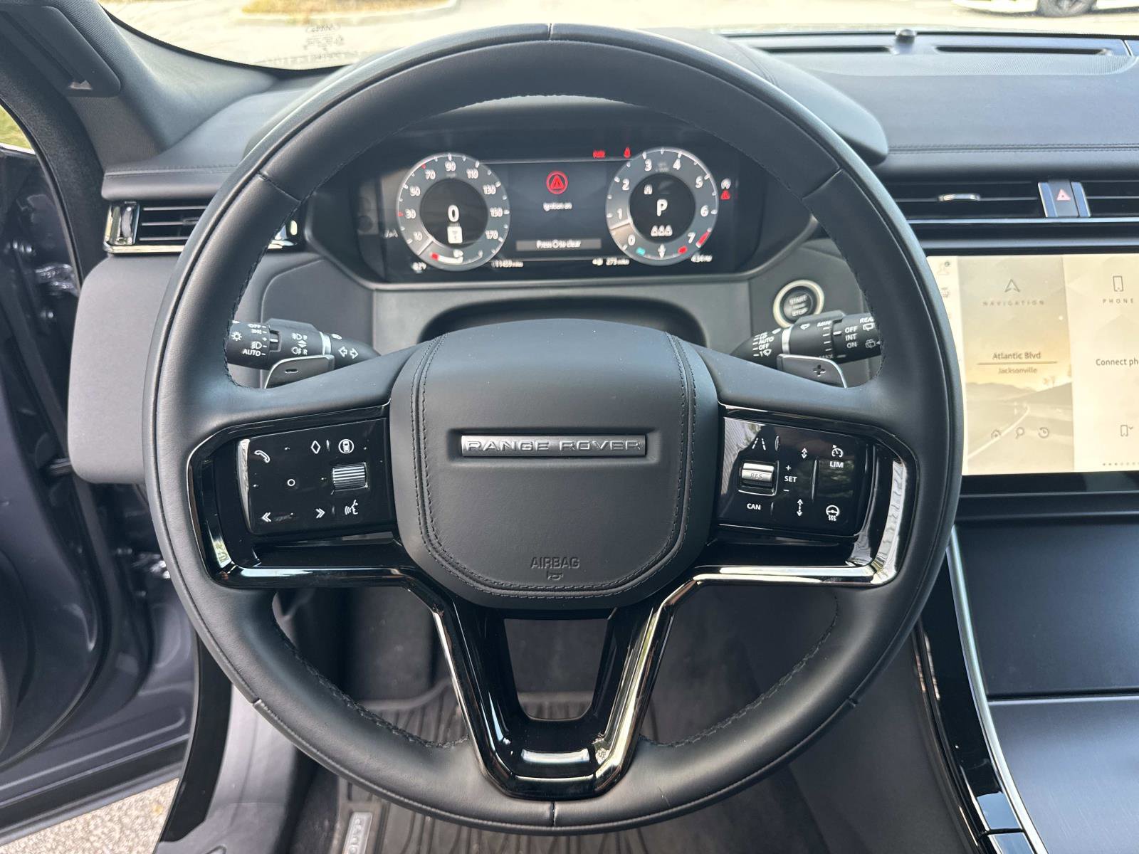 Certified 2026 Land Rover Range Rover Velar Dynamic SE AWD/4WD image 33