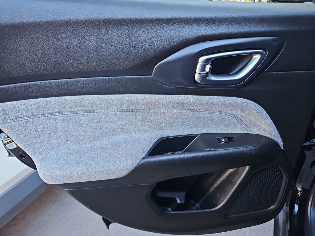 Used 2024 Jeep Compass Sport image 25