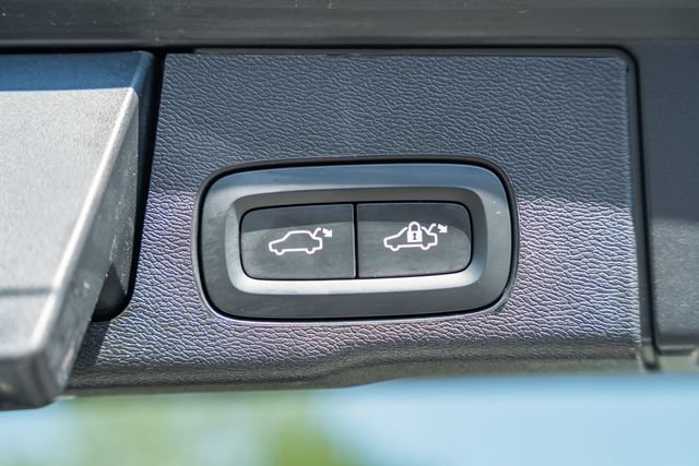 Certified 2026 Volvo XC60 B5 Plus AWD/4WD image 11