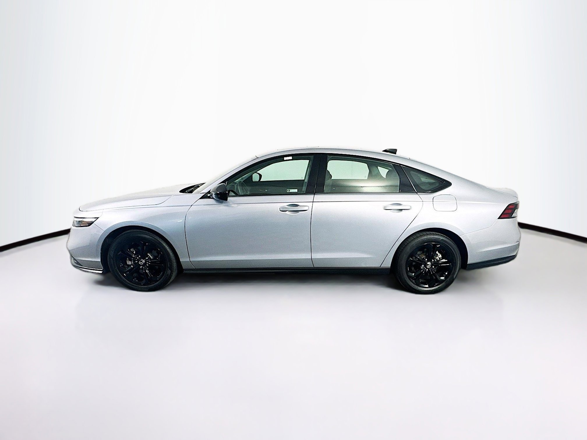 Used 2025 Honda Accord SE image 4