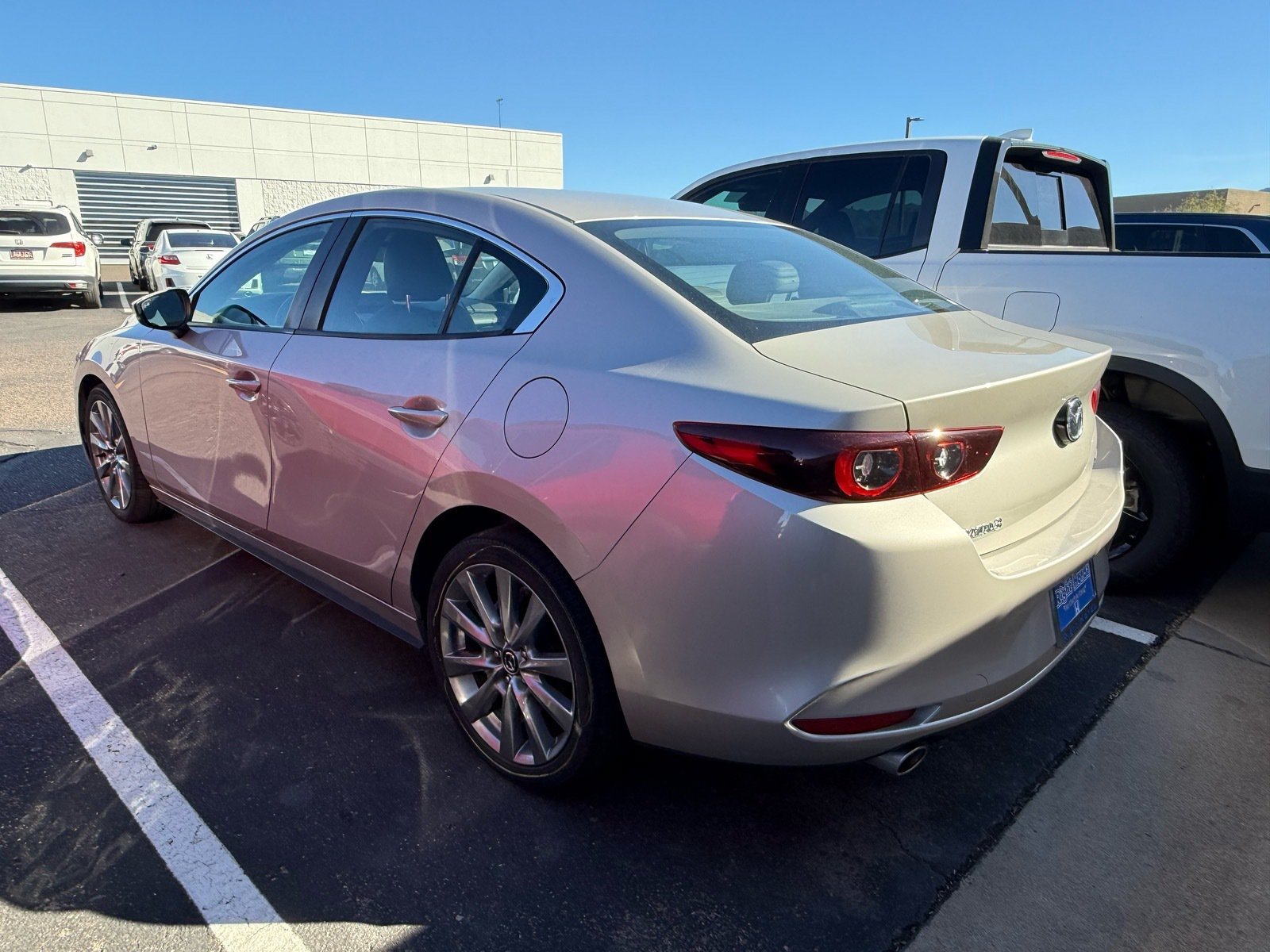 Used 2023 MAZDA MAZDA3 s FWD image 3