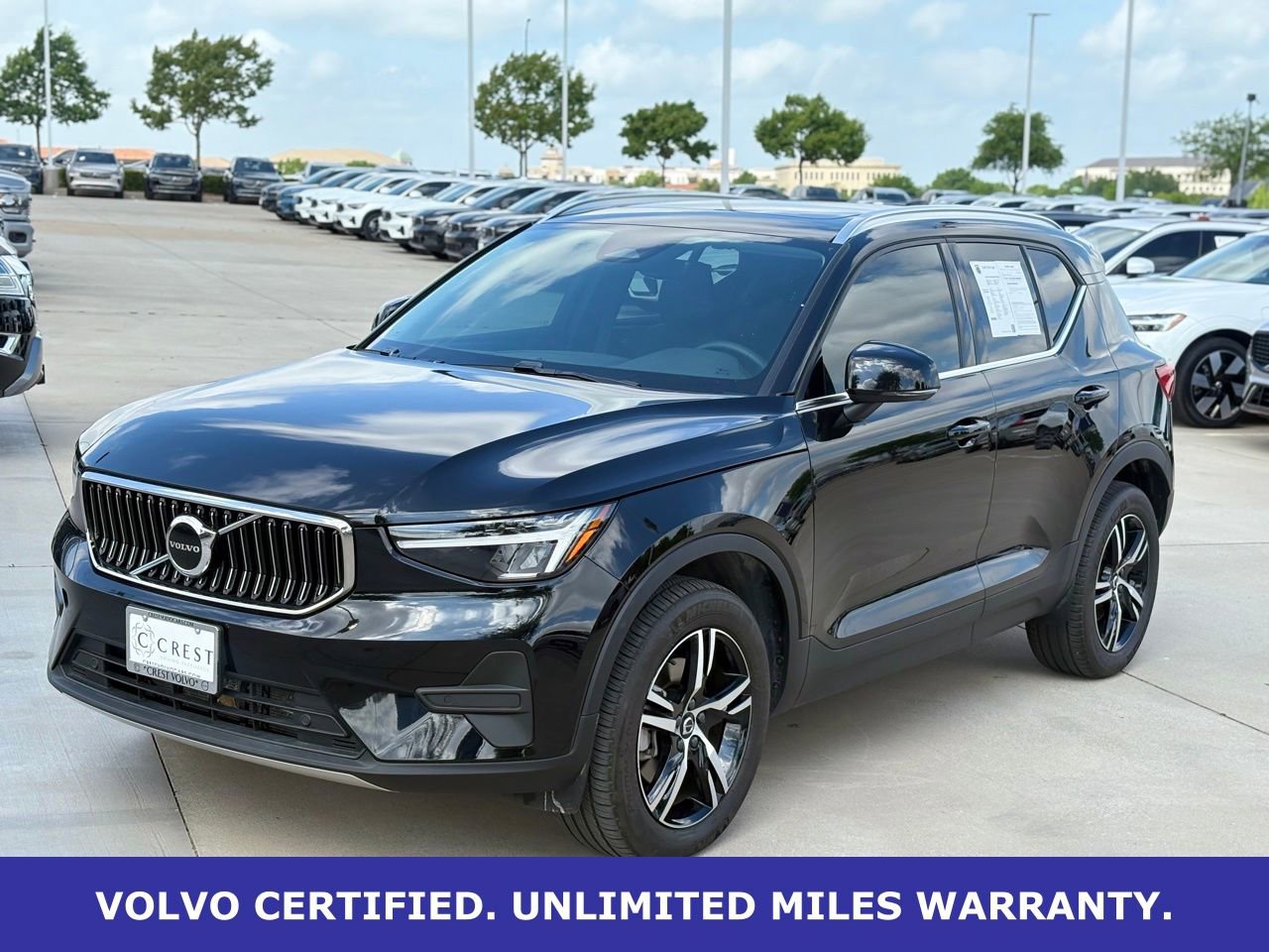 Certified 2025 Volvo XC40 B5 Core image 3