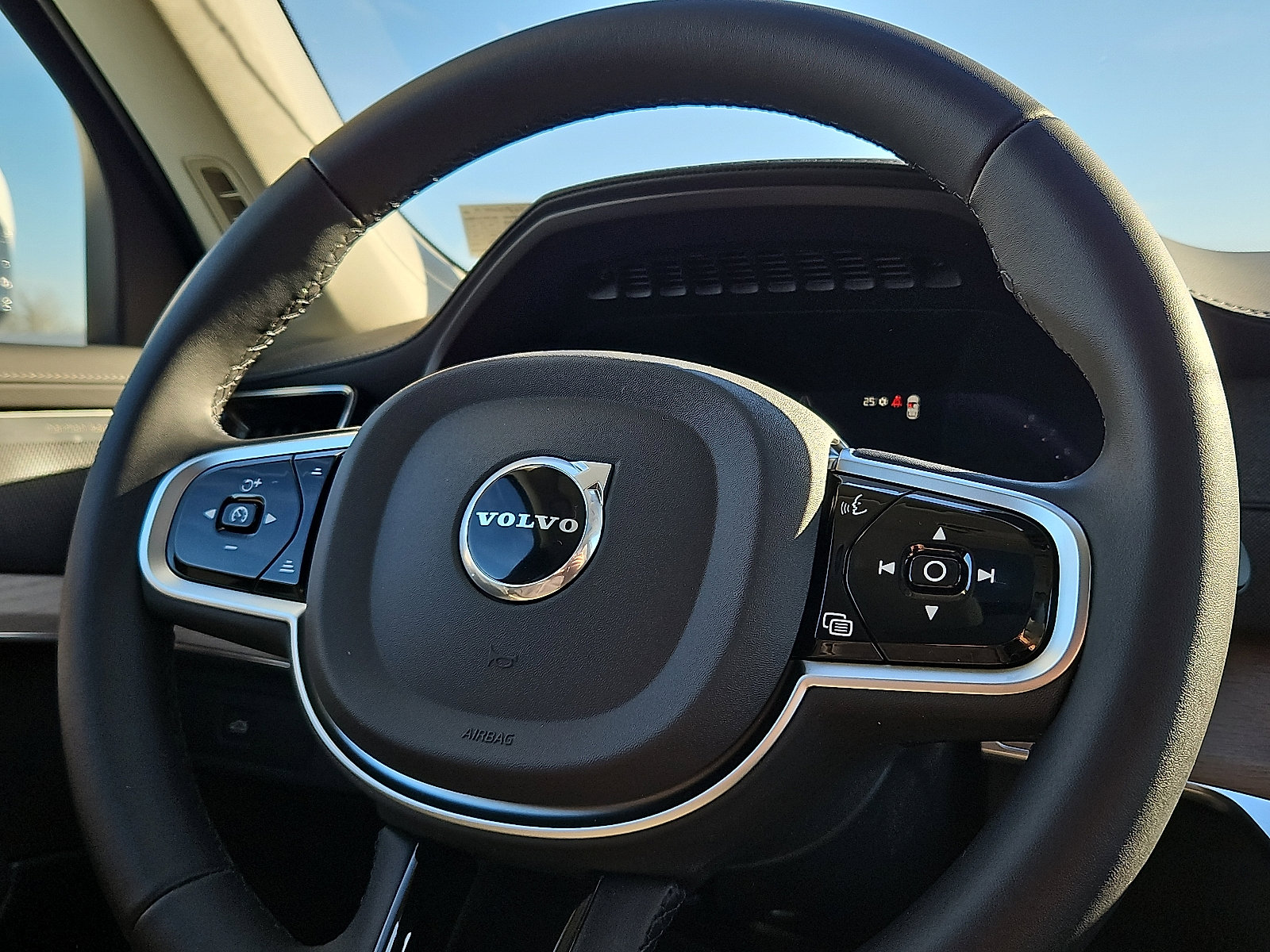 New 2026 Volvo XC90 B6 Plus w/ Protection Package image 18