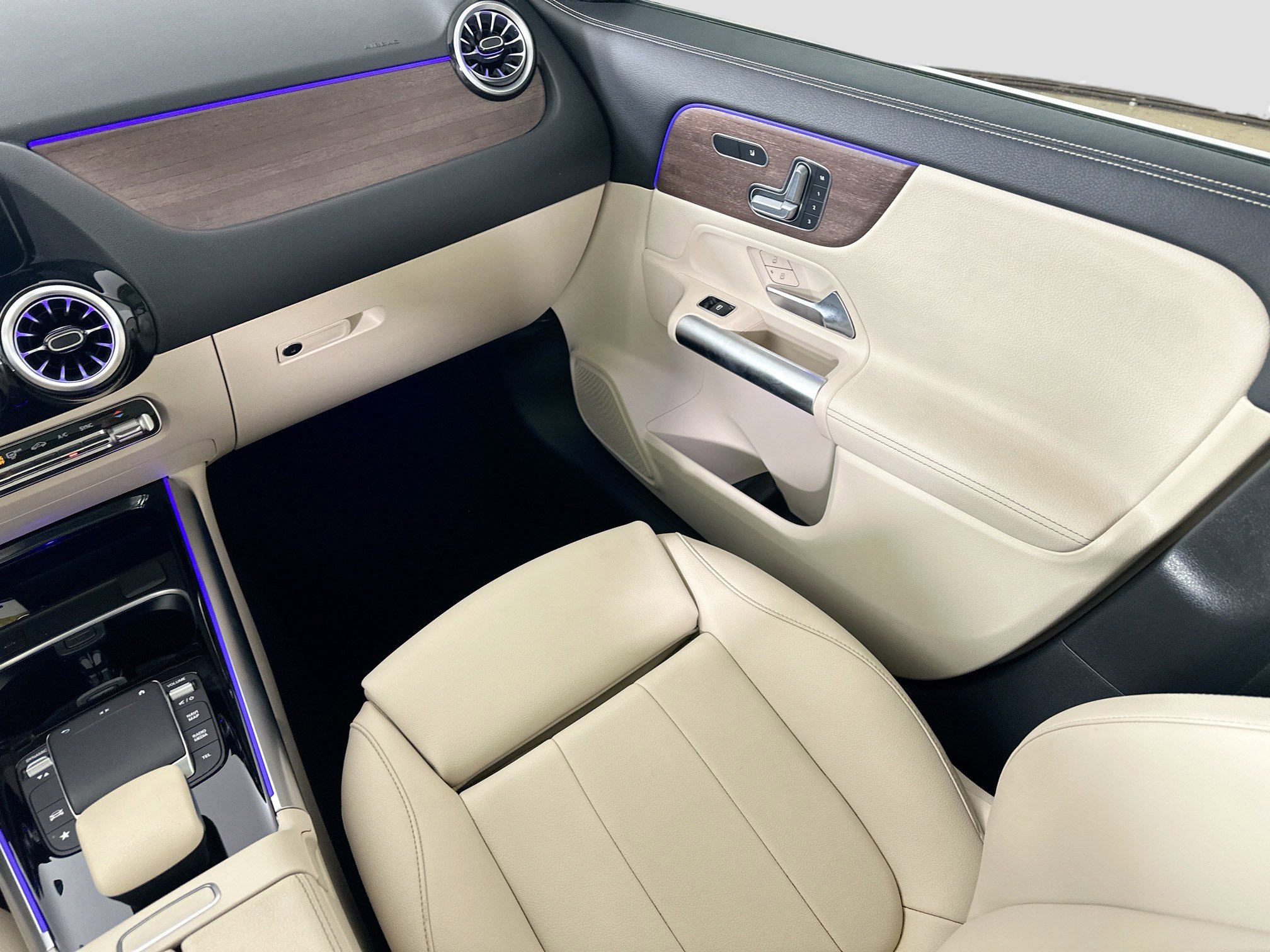 Certified 2023 Mercedes-Benz GLA 250 4MATIC w/ Premium Package image 30