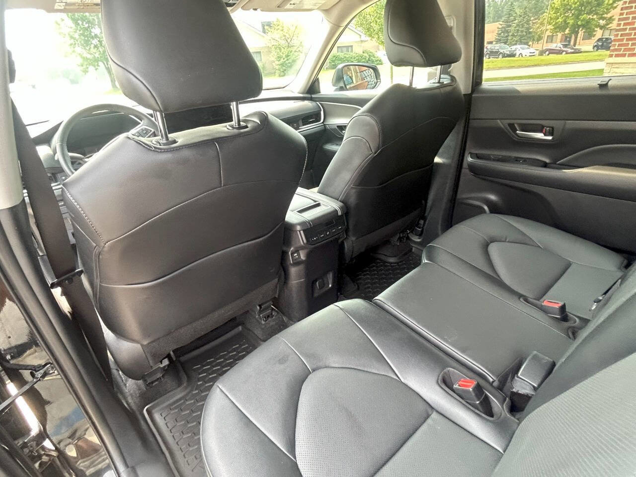 Used 2024 Toyota Grand Highlander AWD image 25