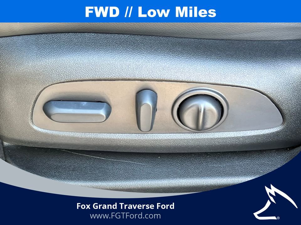 Used 2023 GMC Acadia SLT image 11