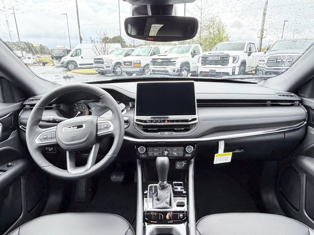 New 2026 Jeep Compass Latitude image 10