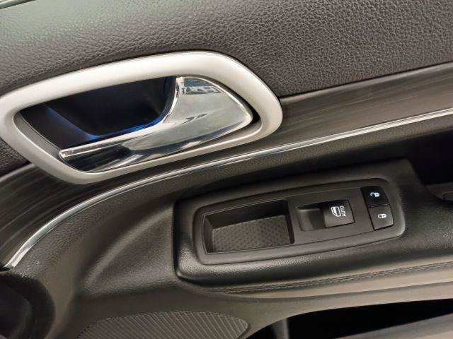 Used 2019 Jeep Grand Cherokee Limited AWD/4WD image 22