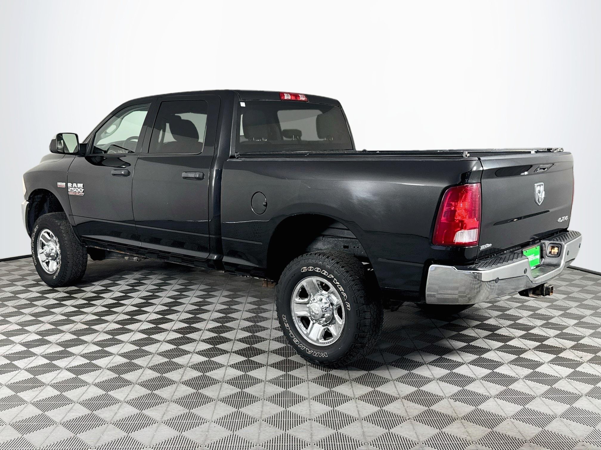 Used 2016 RAM 2500 Tradesman w/ Chrome Appearance Group AWD/4WD image 6