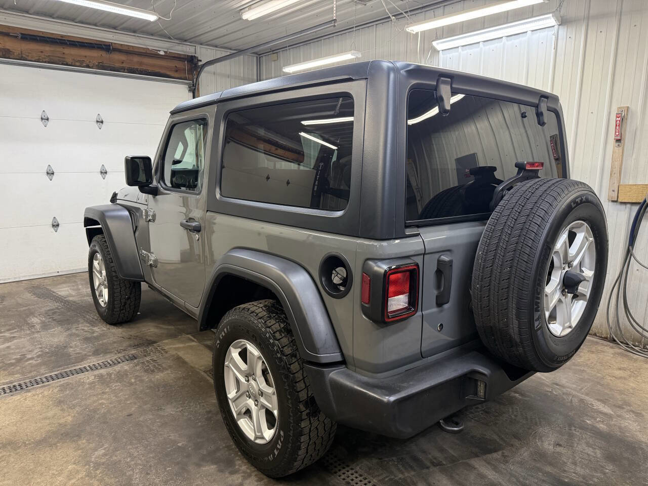 Used 2019 Jeep Wrangler Sport image 4