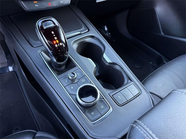 Used 2024 Cadillac XT4 Premium Luxury image 17