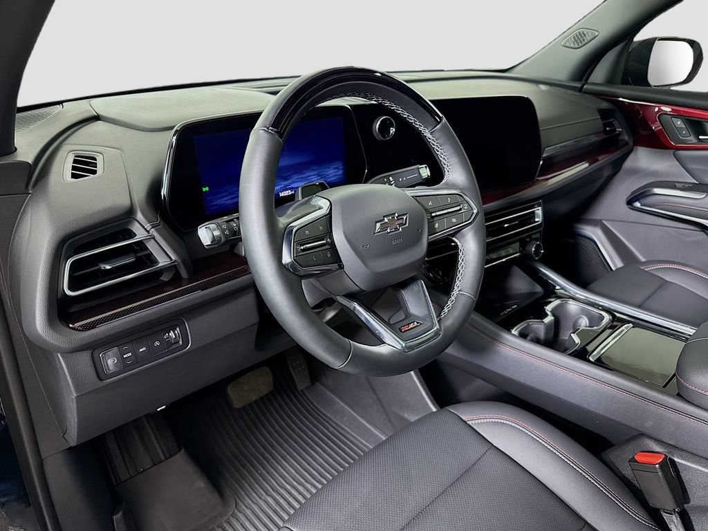 Used 2025 Chevrolet Traverse Z71 w/ Enhanced Driving Package AWD/4WD image 9
