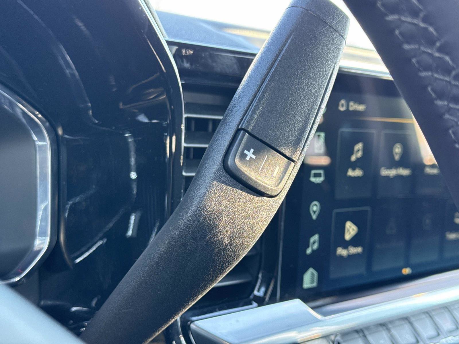 Used 2023 Chevrolet Silverado 1500 LT image 9