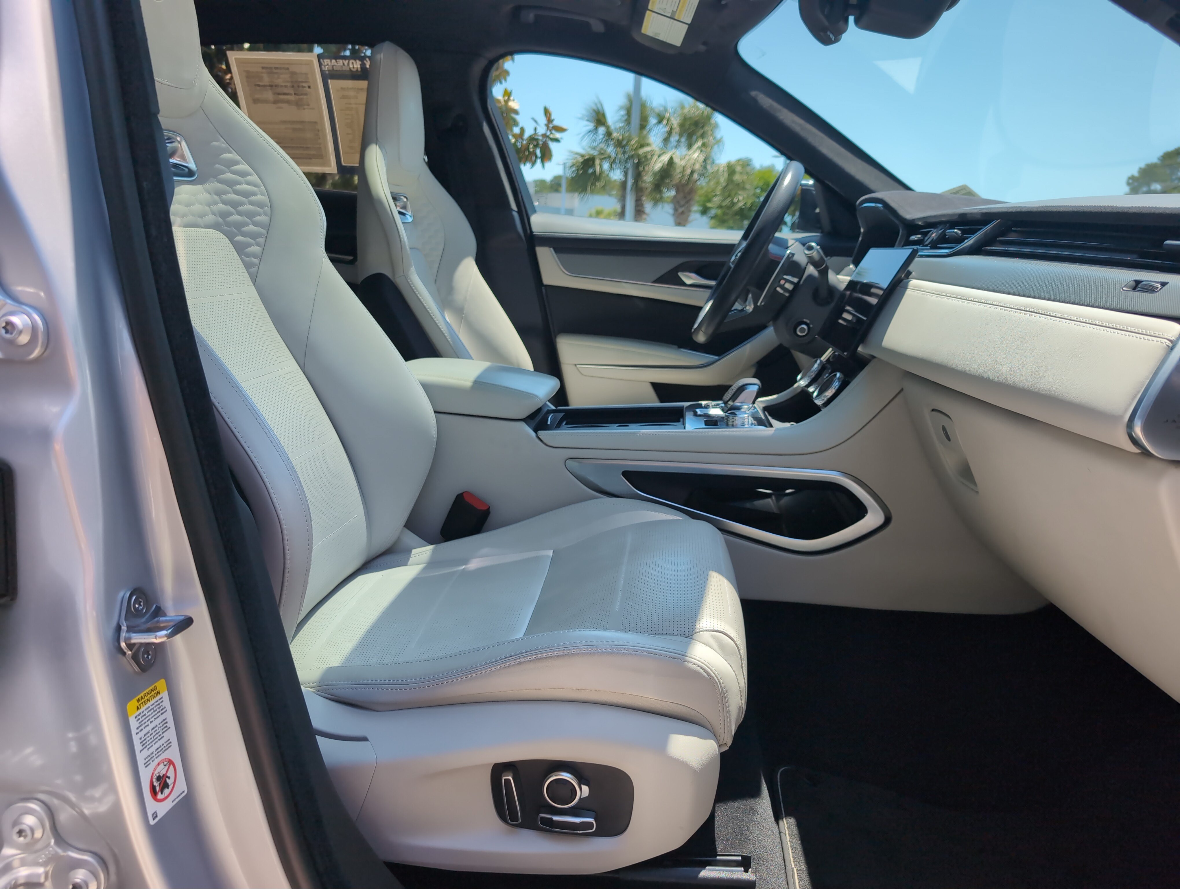 Used 2022 Jaguar F-PACE SVR AWD/4WD image 52