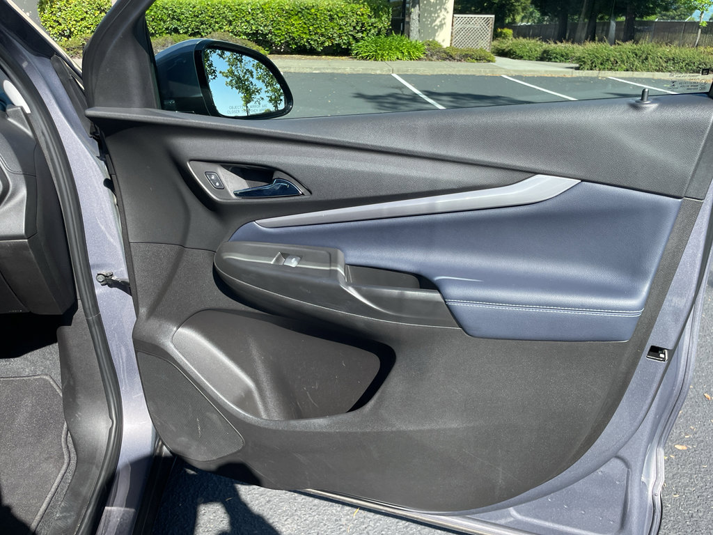 Used 2023 Chevrolet Bolt EUV LT w/ Convenience Package FWD image 50