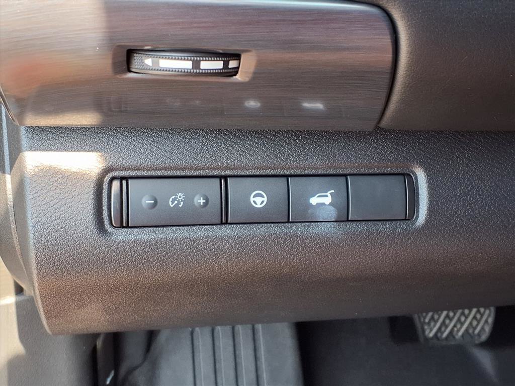 Used 2024 Nissan Pathfinder SL w/ Cargo Package image 6