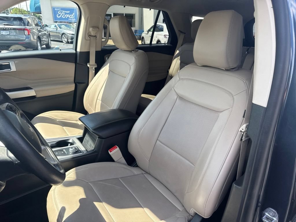 Used 2023 Ford Explorer Limited w/ Equipment Group 301A AWD/4WD image 11