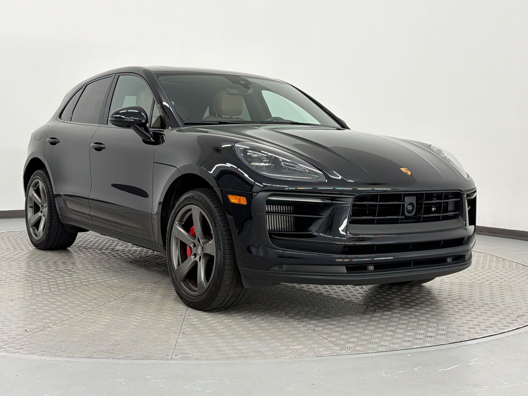 Certified 2023 Porsche Macan S AWD/4WD image 7