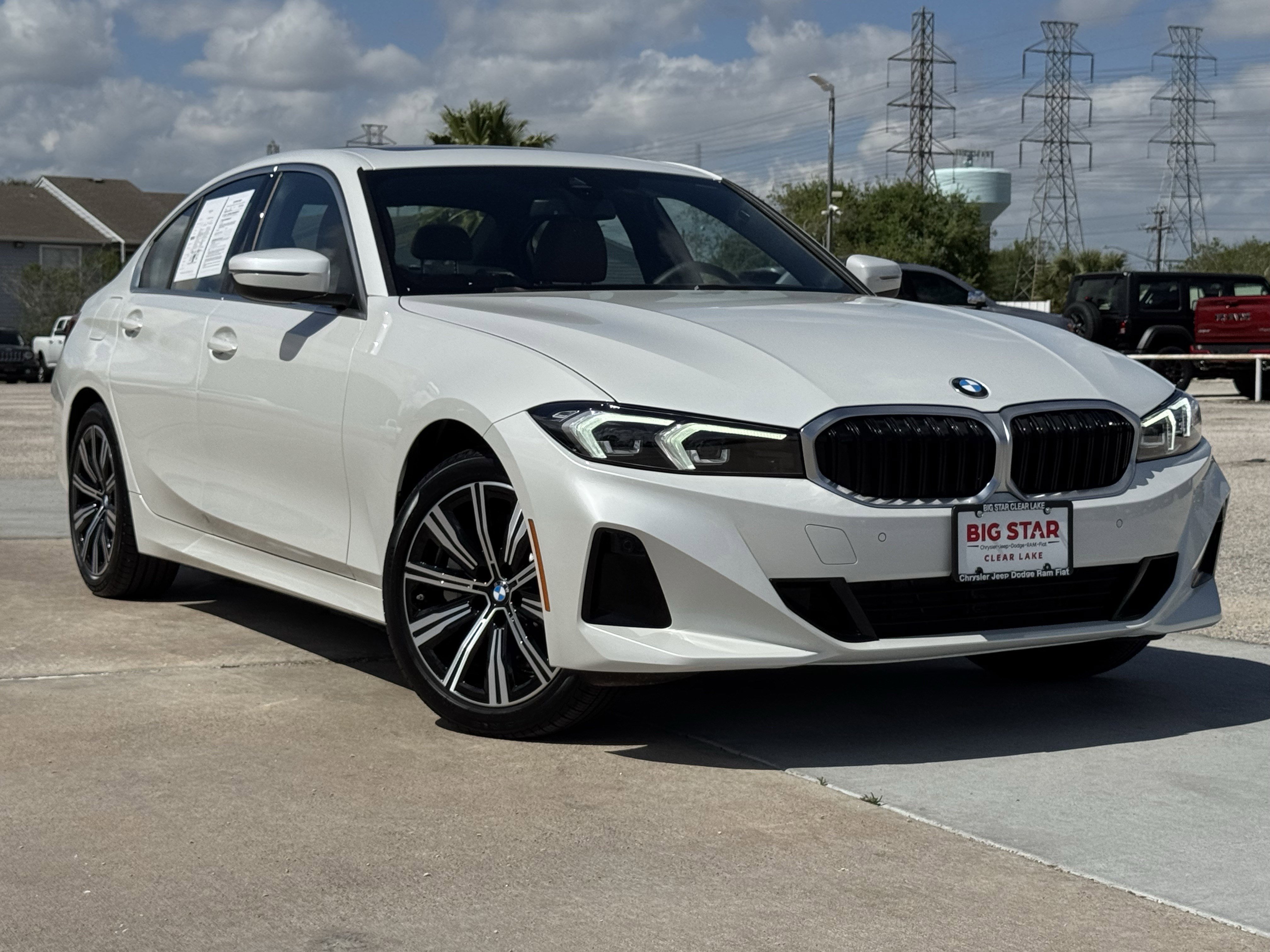 Used 2025 BMW 330i xDrive Sedan image 2