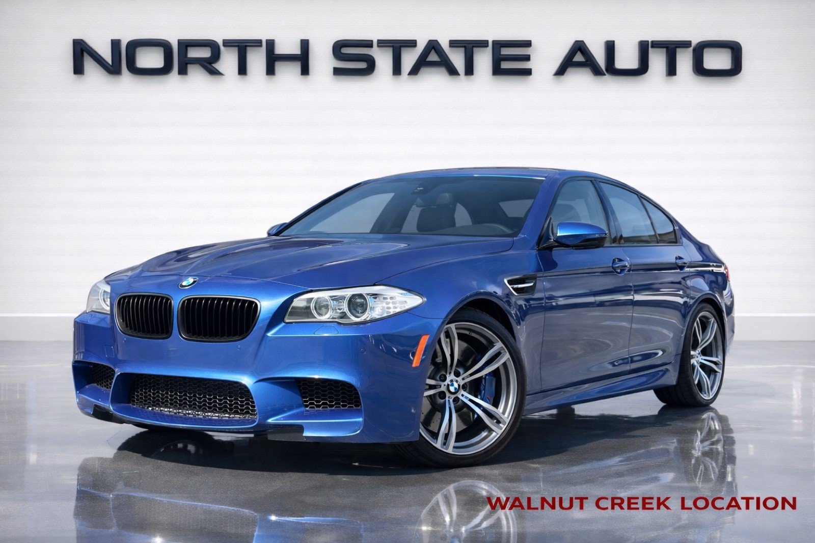 Used 2013 BMW M5 RWD image 1