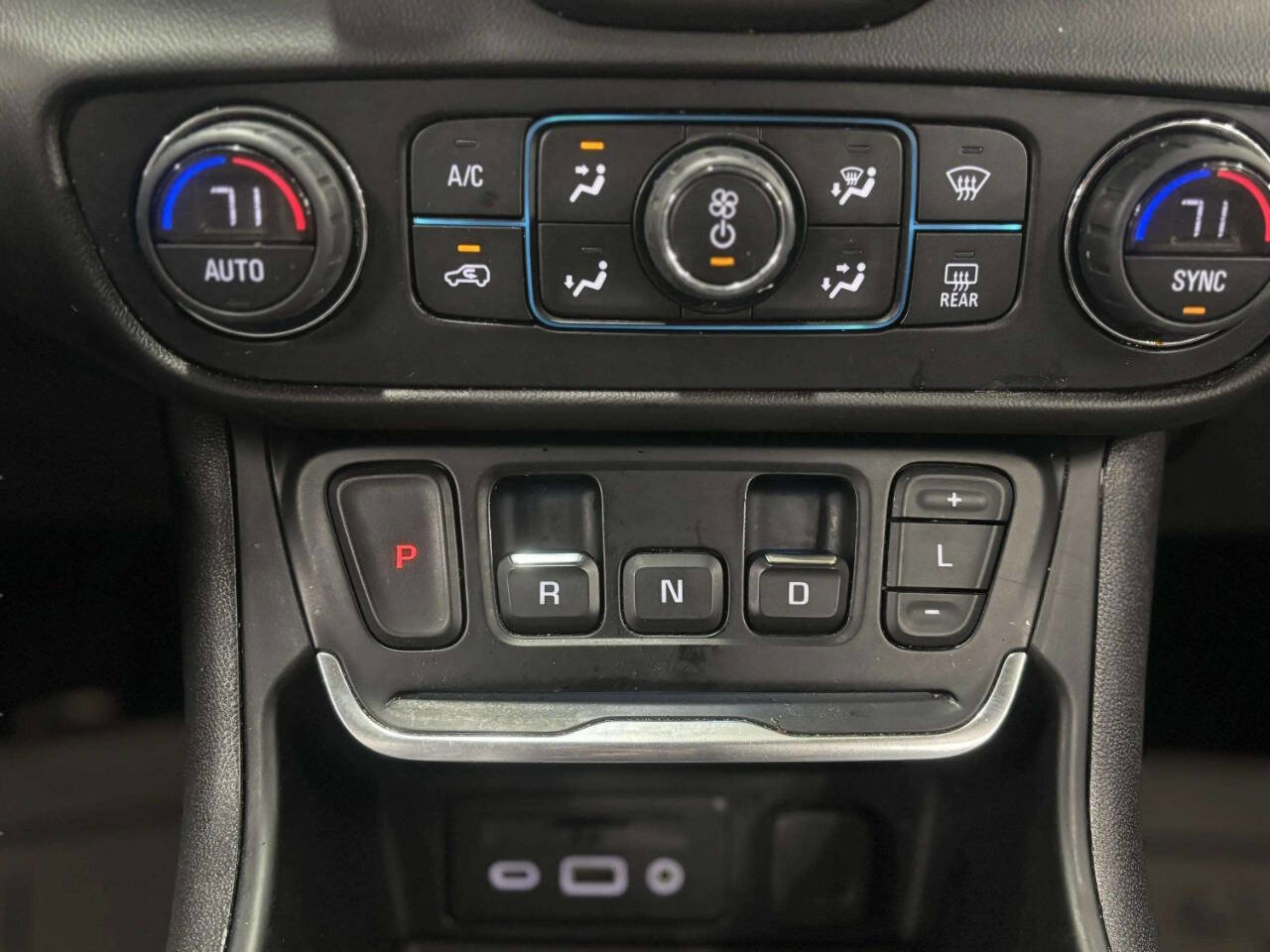 Used 2020 GMC Terrain SLT w/ Preferred Package image 30