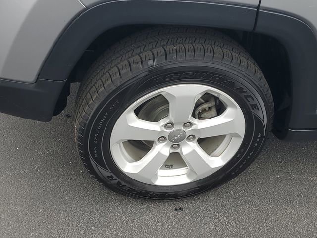 Used 2019 Jeep Compass Latitude w/ Popular Equipment Group image 5