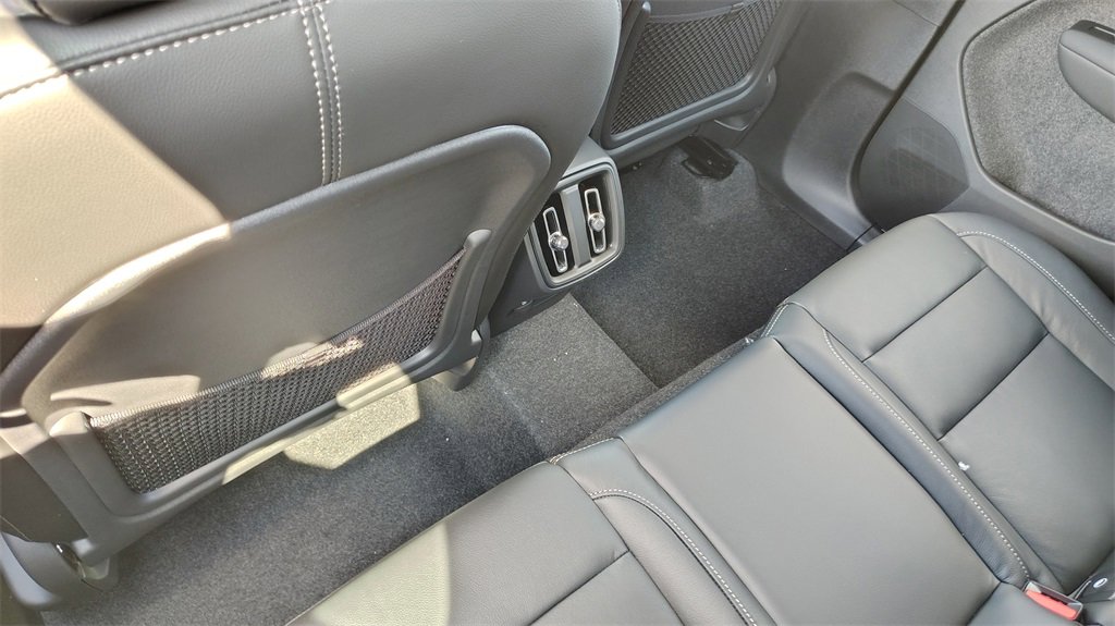 New 2026 Volvo XC40 B5 Core w/ Climate Package image 26