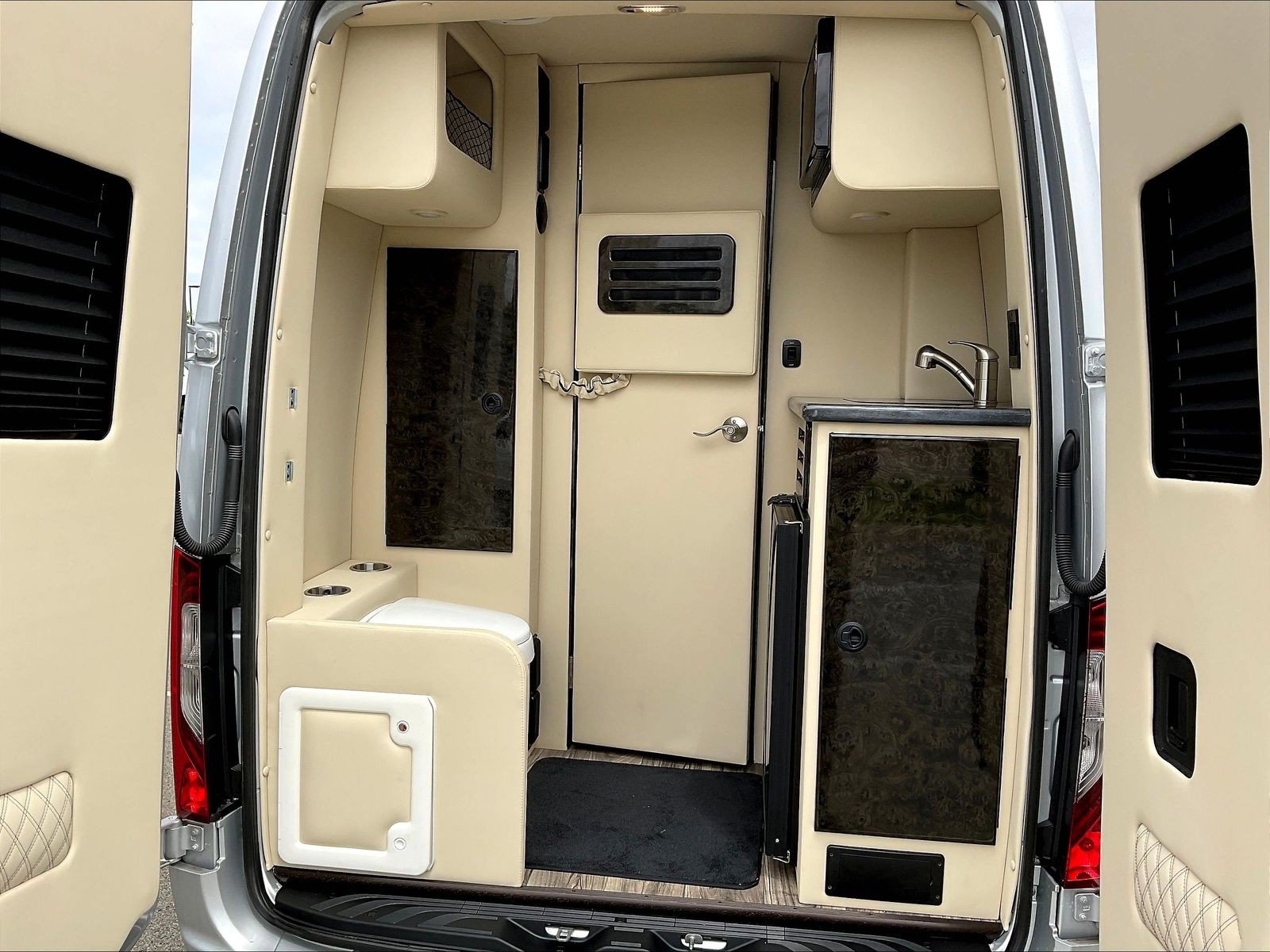 Used 2022 Mercedes-Benz Sprinter 2500 image 34