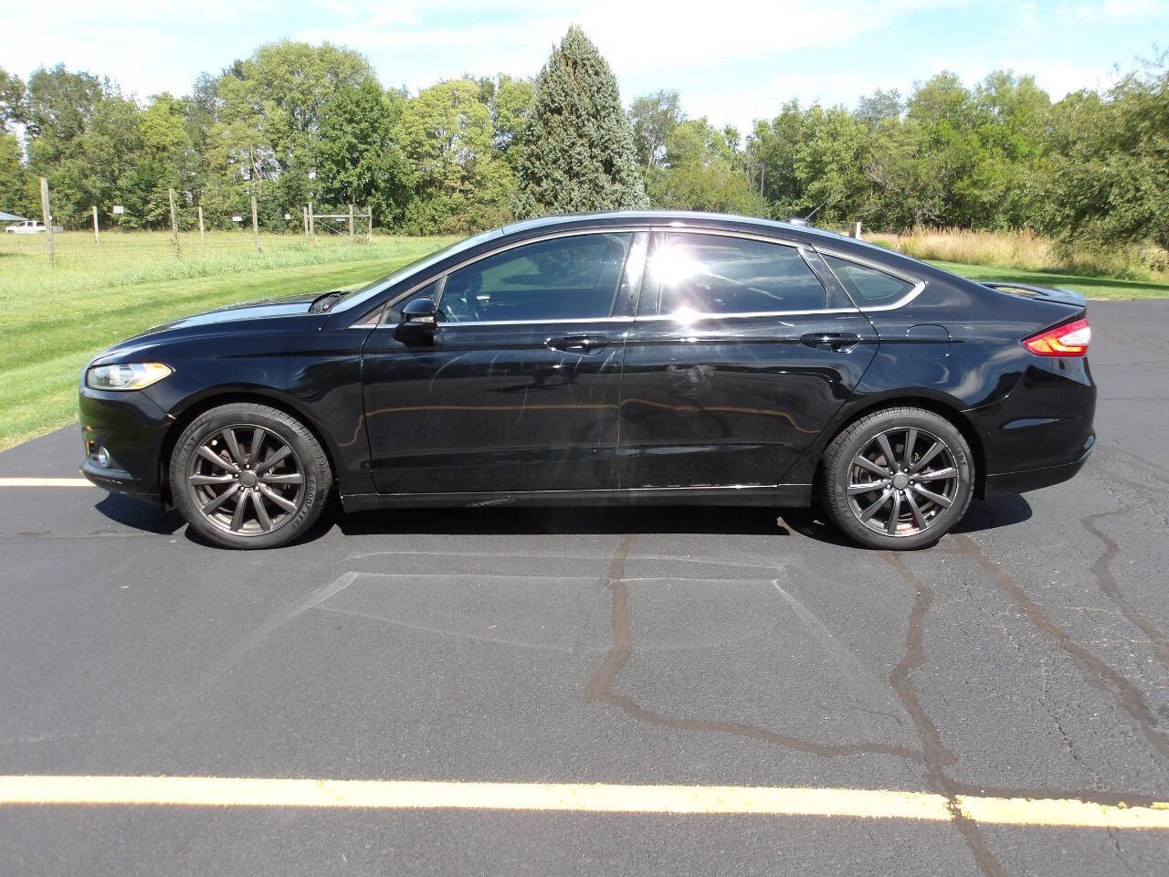 Used 2016 Ford Fusion SE FWD image 10