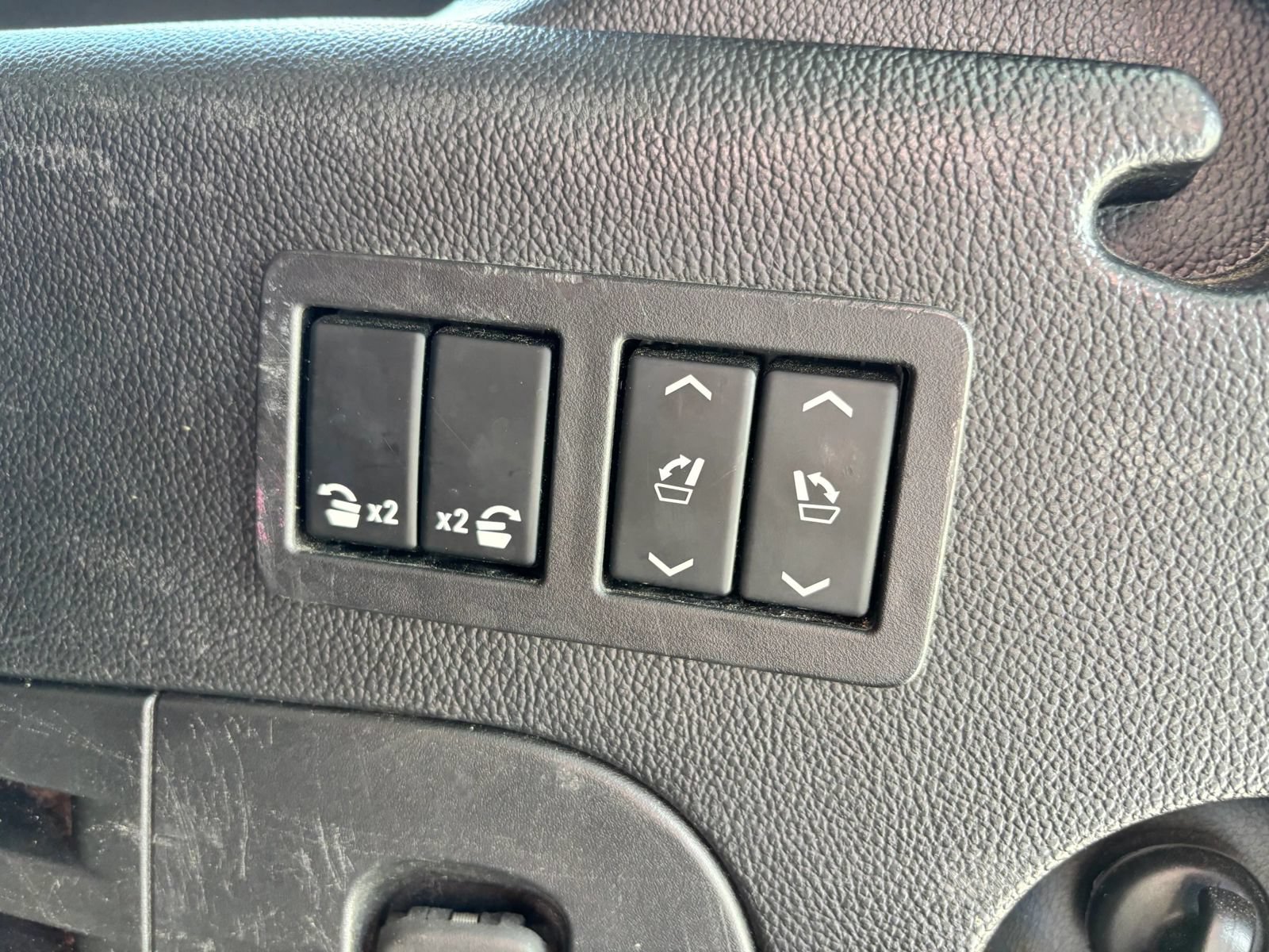 Used 2019 GMC Yukon XL SLT AWD/4WD image 22