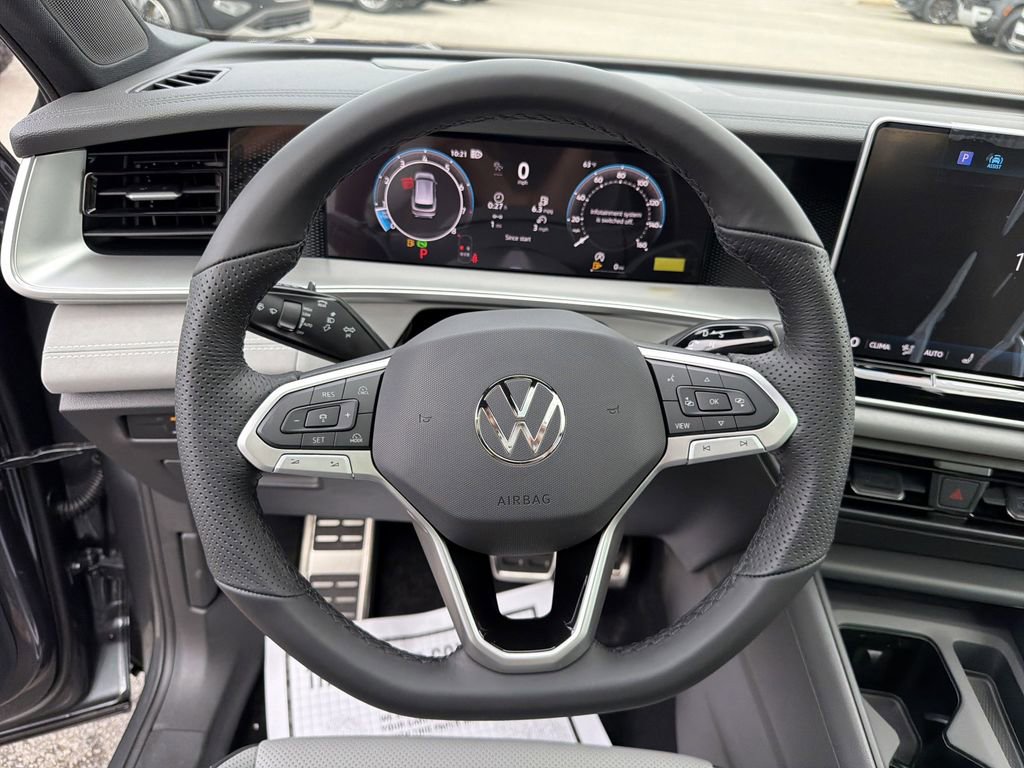 New 2026 Volkswagen Tiguan SE R-Line image 26