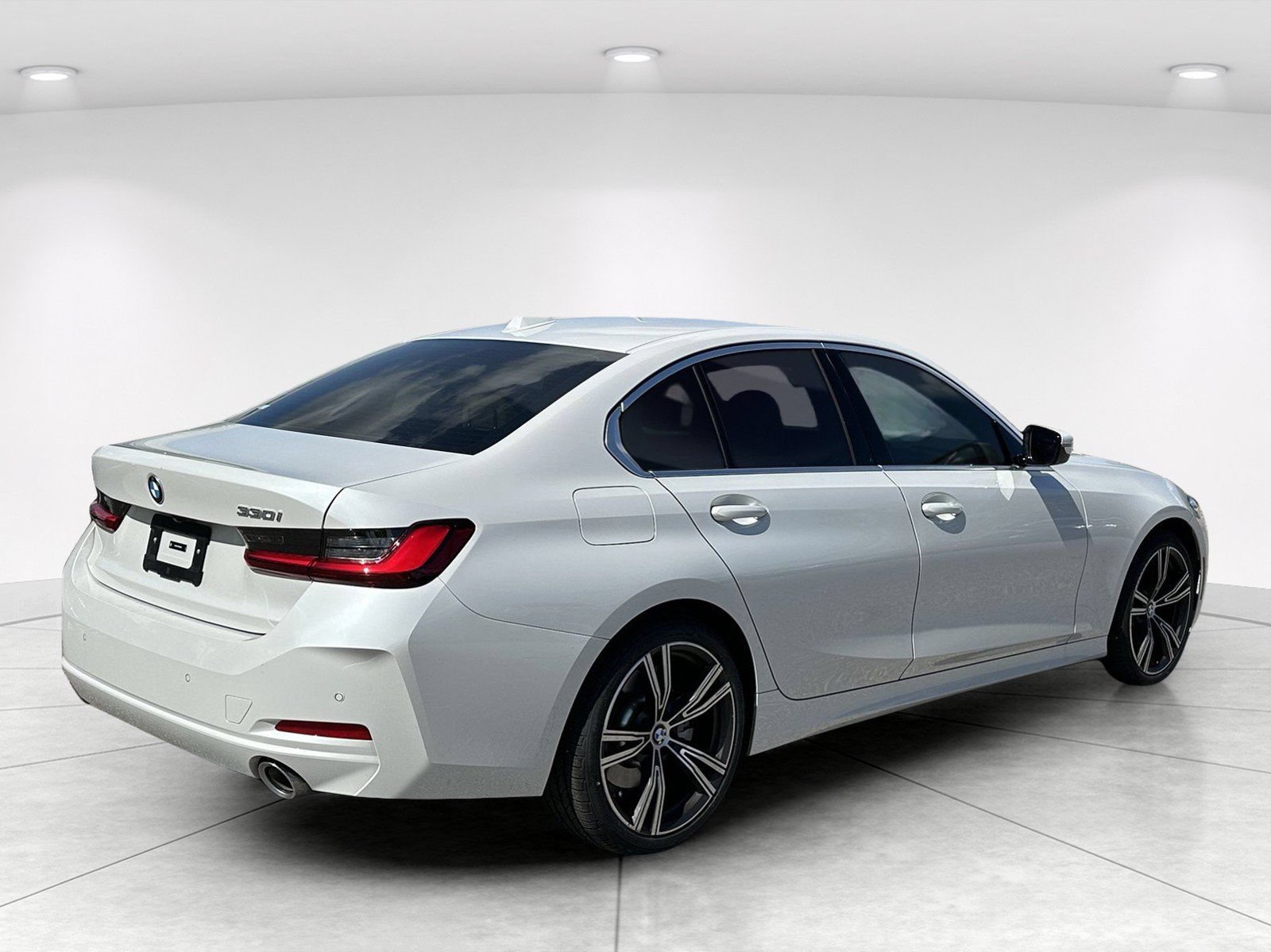 Certified 2024 BMW 330i Sedan w/ Premium Package RWD image 4
