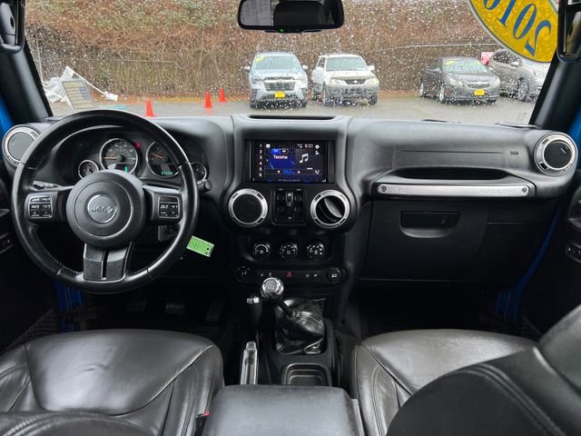 Used 2016 Jeep Wrangler Unlimited Rubicon w/ Connectivity Group image 15