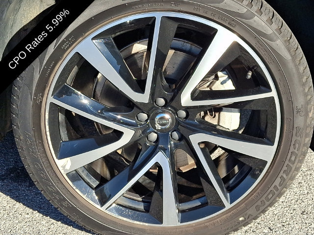 Certified 2023 Volvo XC90 B6 Plus AWD/4WD image 10