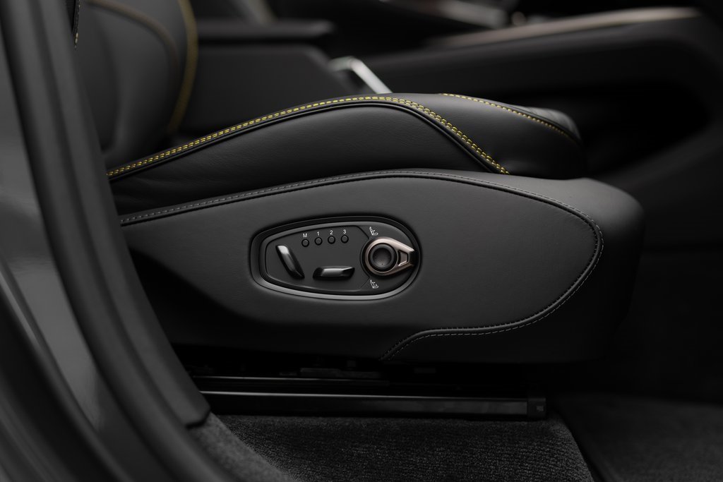 New 2026 Aston Martin DBX 707 image 13