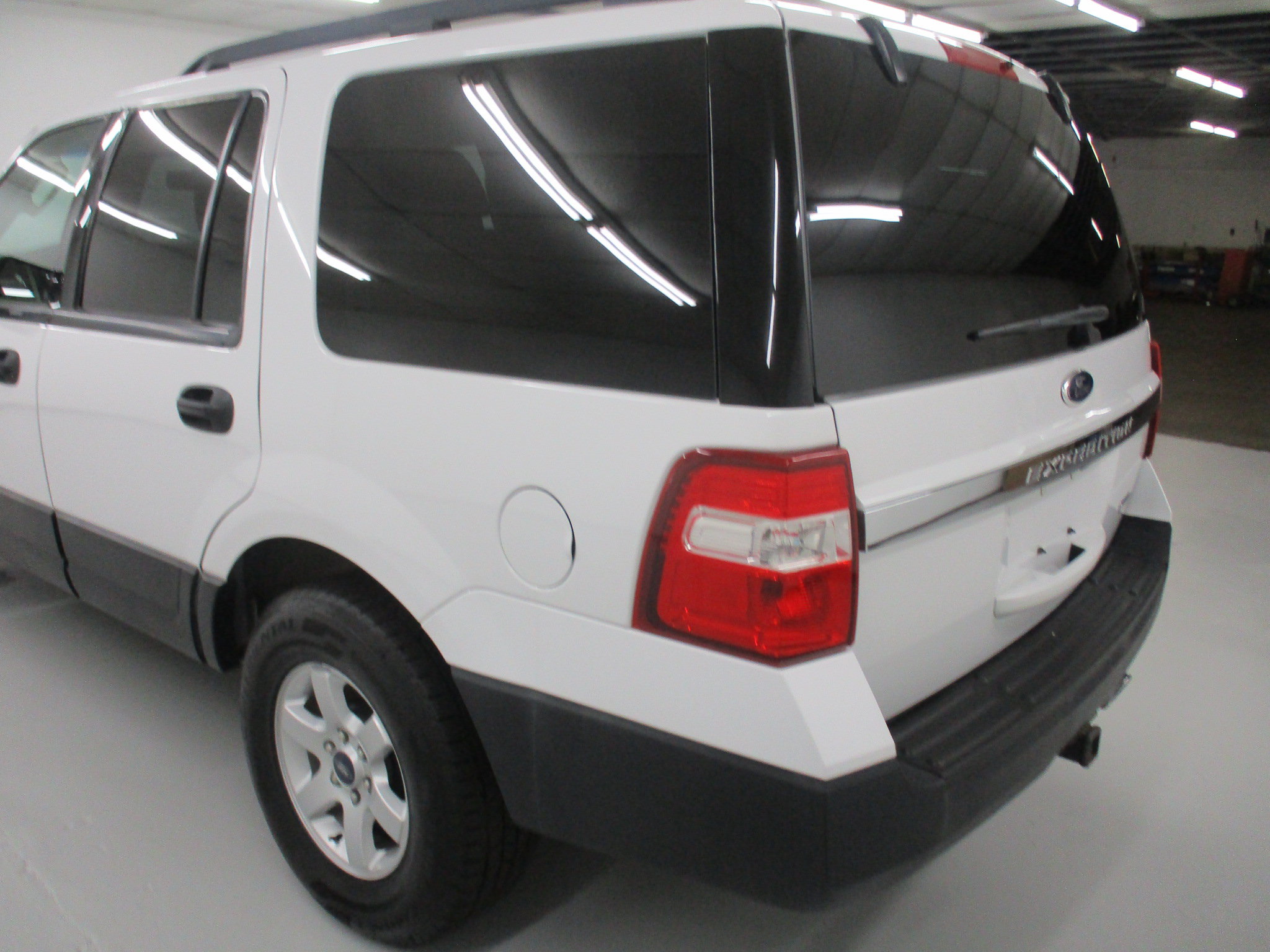 Used 2016 Ford Expedition XL AWD/4WD image 3