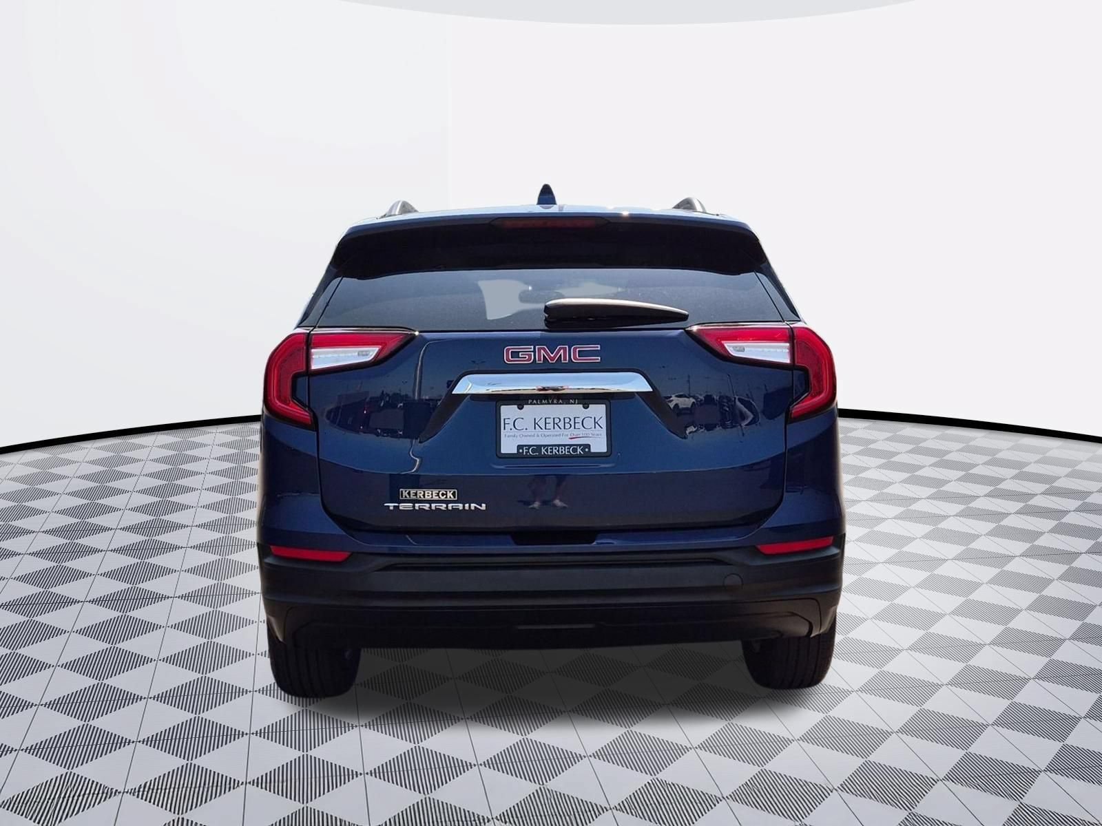 Certified 2022 GMC Terrain SLE w/ Driver Convenience Package FWD image 6