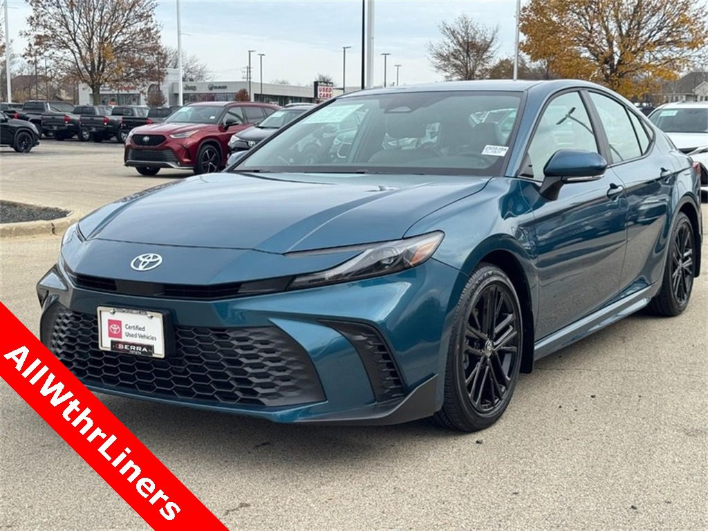 Used 2025 Toyota Camry SE image 8