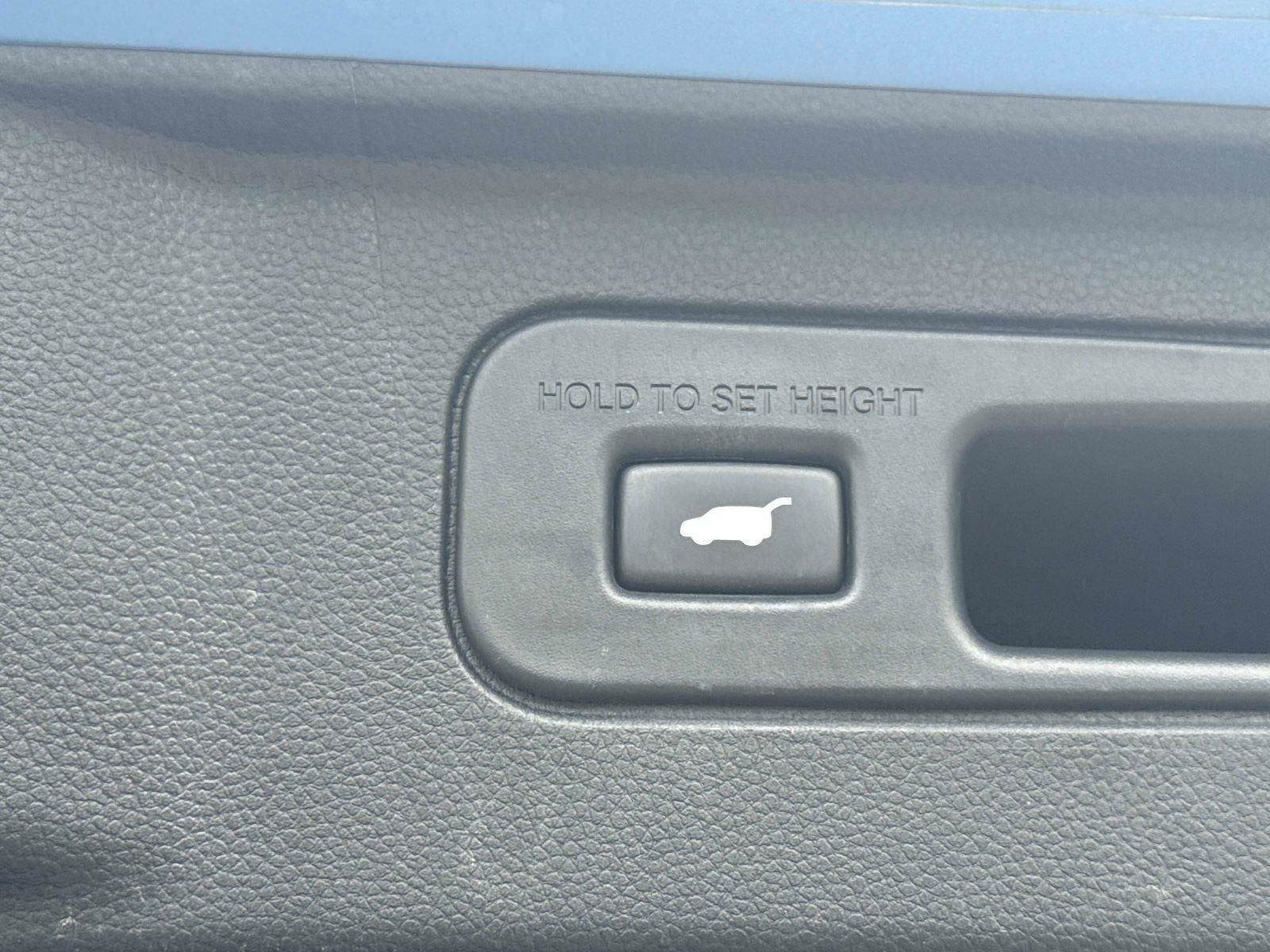 Used 2023 Honda Pilot TrailSport image 13