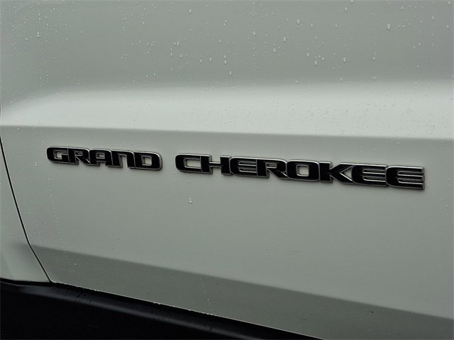 Used 2021 Jeep Grand Cherokee Laredo X image 31