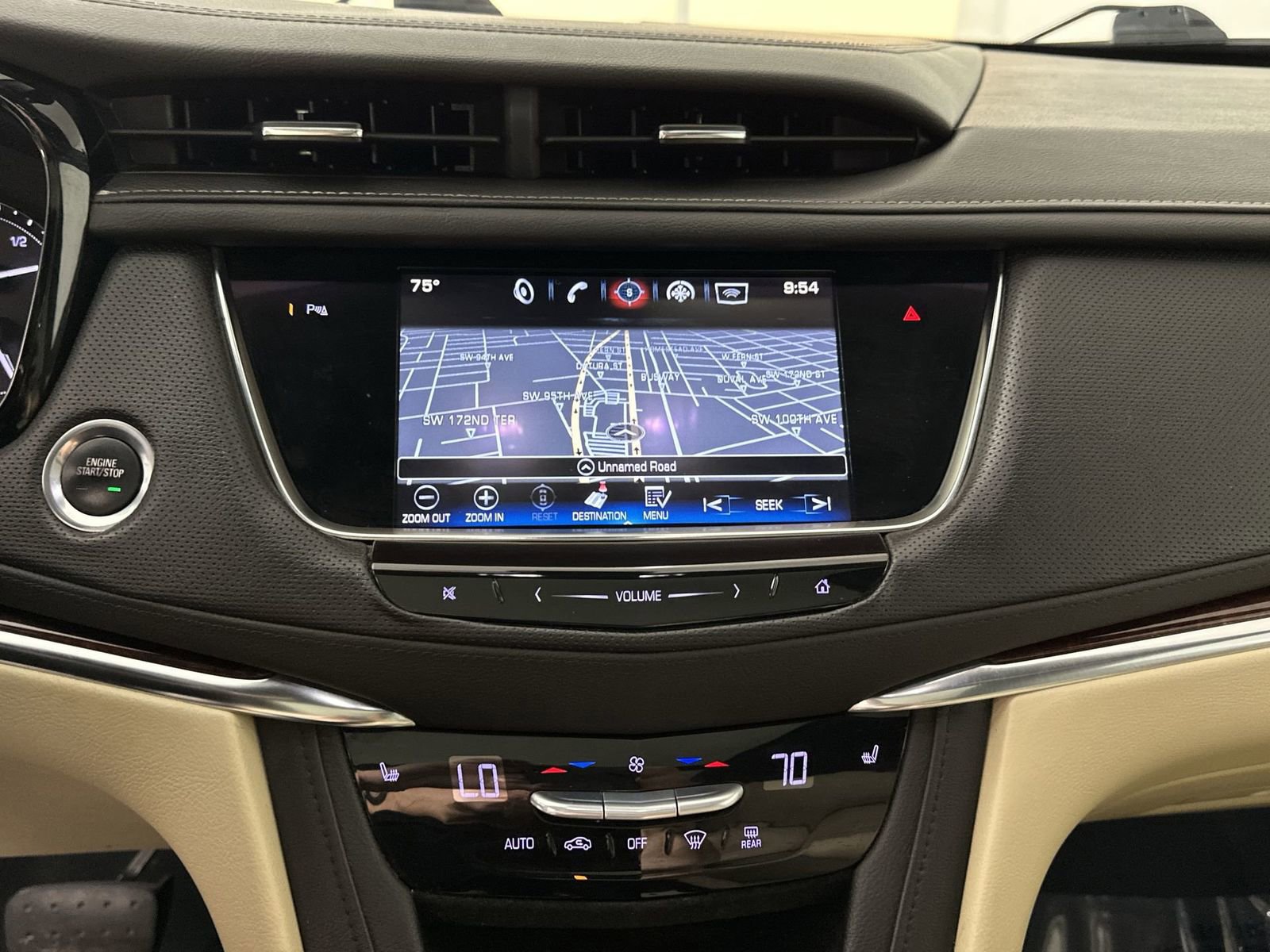 Used 2017 Cadillac XT5 Luxury w/ Driver Awareness Package image 21