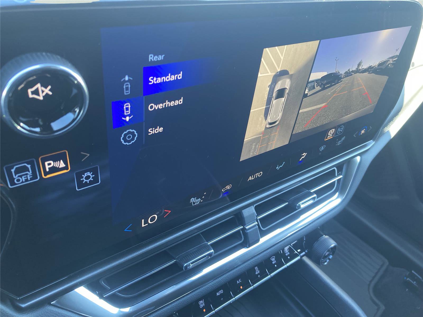 New 2026 Chevrolet Equinox EV LT image 29