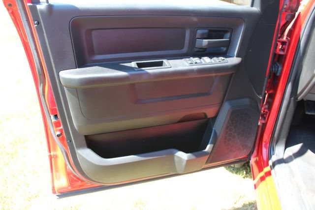 Used 2018 RAM 3500 Tradesman w/ Chrome Appearance Group AWD/4WD image 25