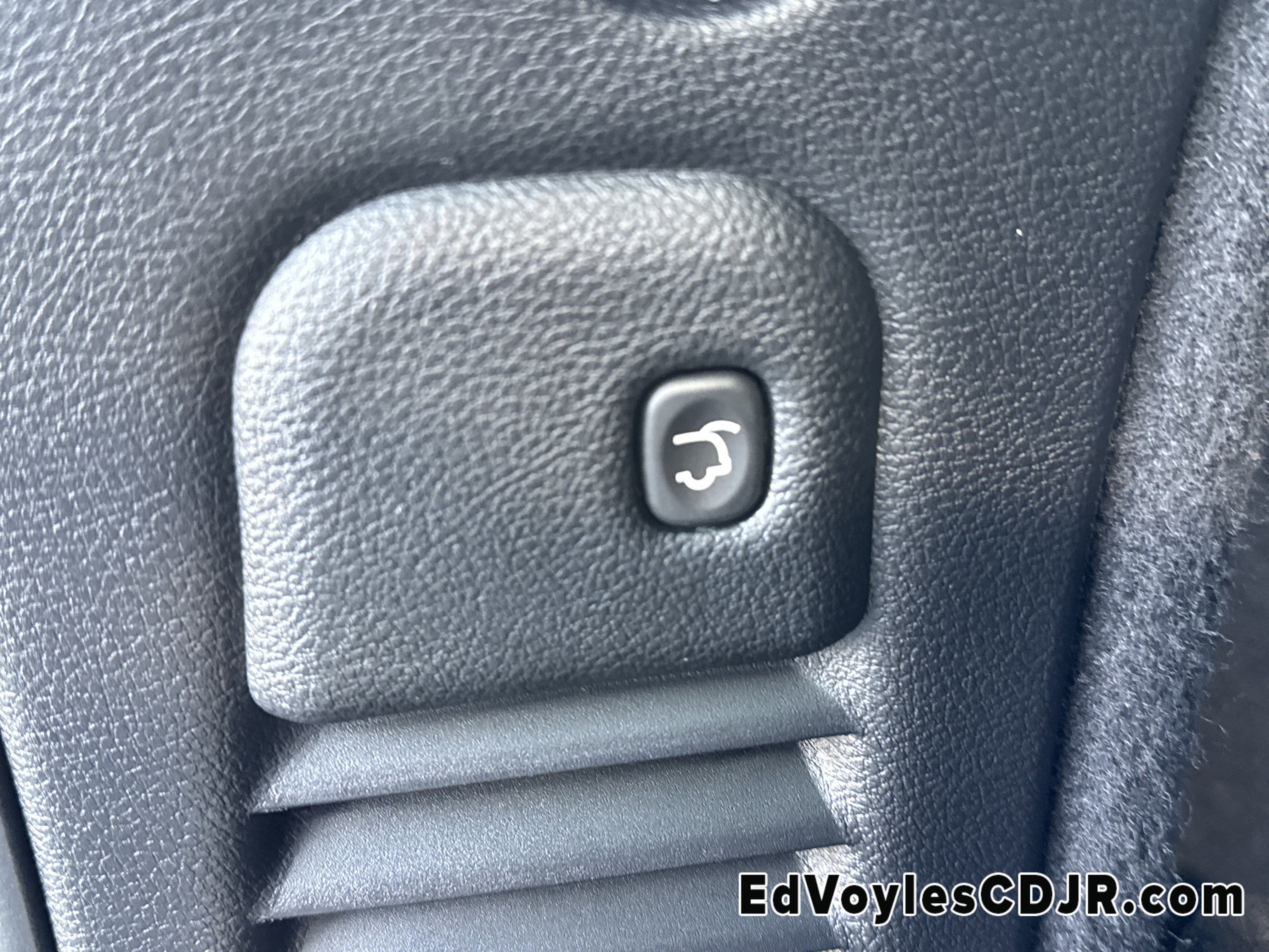 Used 2022 Dodge Durango GT image 26